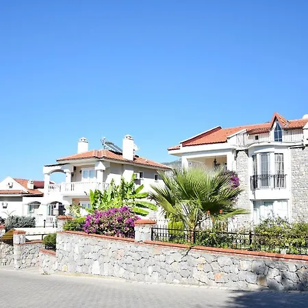 Apartmán Thera 8 *