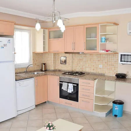 Apartmán Thera 8 *